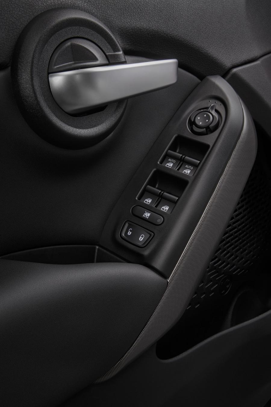 Детали интерьера Fiat 500X Sport (334) 2020 года  (NA) (фото 17 из 18)